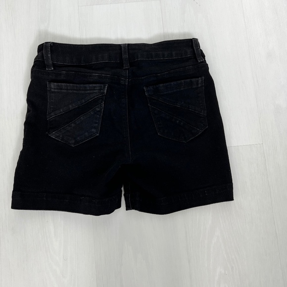 Lot of 2 Pairs Mid Length Shorts - Picture 3 of 5